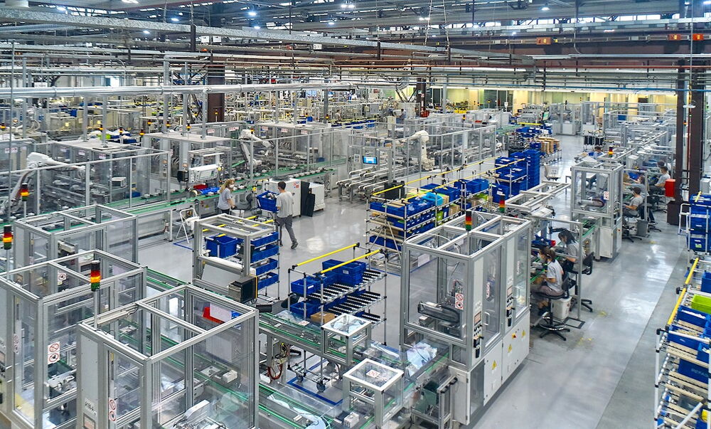 ABB Frosinone is a Center of Excellence for the development and manufacture of low voltage circuit breakers, producing more than 3.5 million devices a year